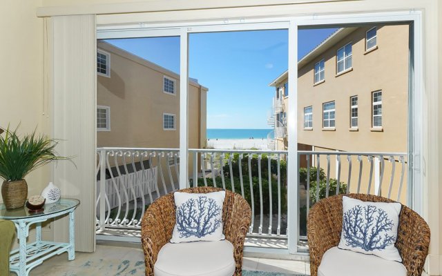 2 Condominium vacation rental located in Anna Maria Island 1