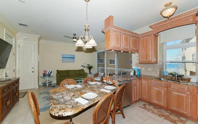 2 Condominium vacation rental located in Anna Maria Island 1