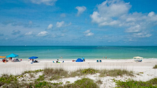 2 Condominium vacation rental located in Anna Maria Island 1