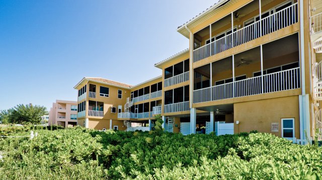 2 Condominium vacation rental located in Anna Maria Island 1