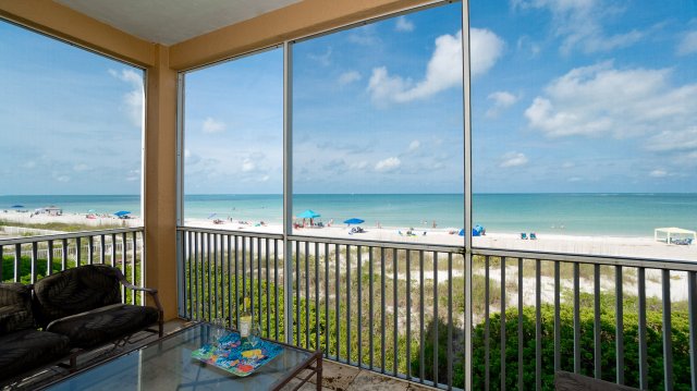 2 Condominium vacation rental located in Anna Maria Island 1