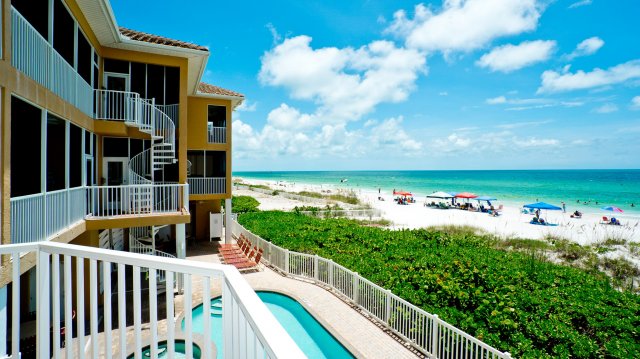 2 Condominium vacation rental located in Anna Maria Island 1