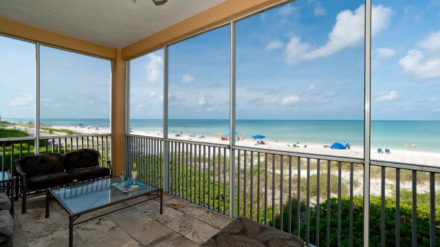 2 Condominium vacation rental located in Anna Maria Island 1