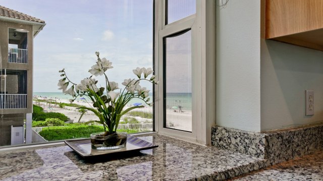 2 Condominium vacation rental located in Anna Maria Island 1