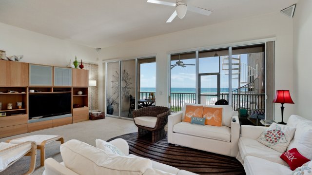 2 Condominium vacation rental located in Anna Maria Island 1