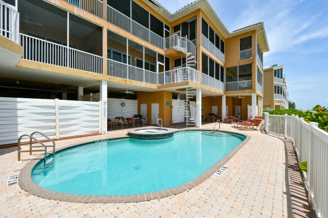 3 Condominium vacation rental located in Anna Maria Island 1