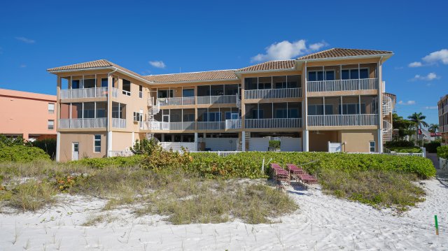 3 Condominium vacation rental located in Anna Maria Island 1