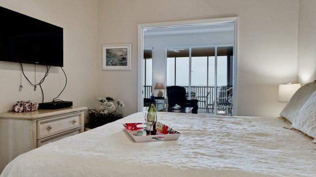 2 Condominium vacation rental located in Anna Maria Island 1