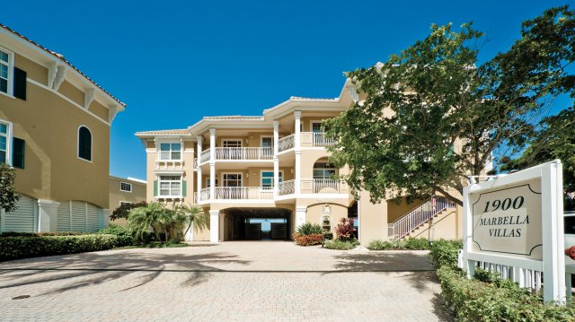 2 Condominium vacation rental located in Anna Maria Island 1