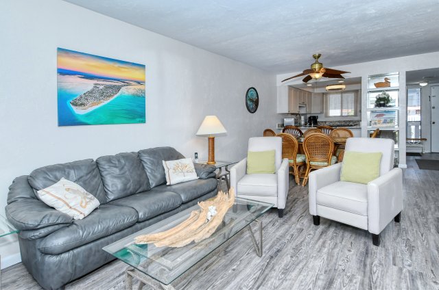 2 Condominium vacation rental located in Anna Maria Island 1