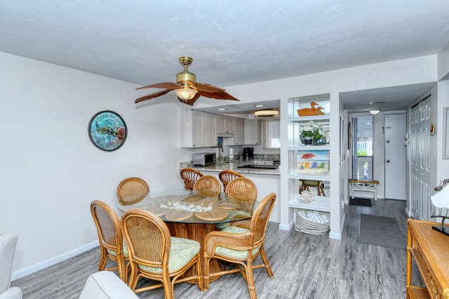 2 Condominium vacation rental located in Anna Maria Island 1