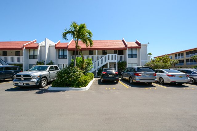 2 Condominium vacation rental located in Anna Maria Island 1