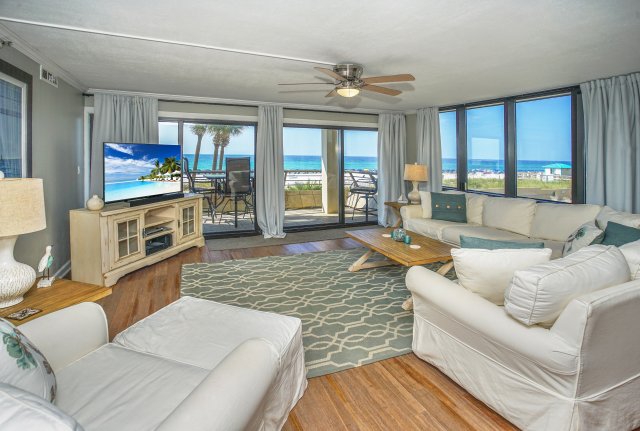 3 Condominium vacation rental located in Destin 1