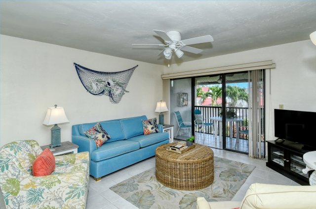 2 Condominium vacation rental located in Anna Maria Island 1