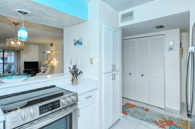 2 Condominium vacation rental located in Anna Maria Island 1