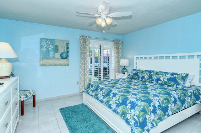 2 Condominium vacation rental located in Anna Maria Island 1