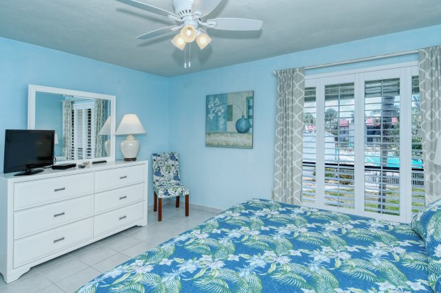 2 Condominium vacation rental located in Anna Maria Island 1