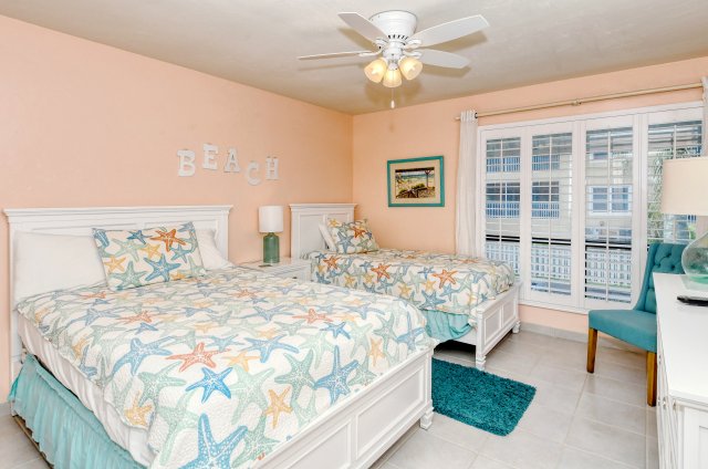 2 Condominium vacation rental located in Anna Maria Island 1