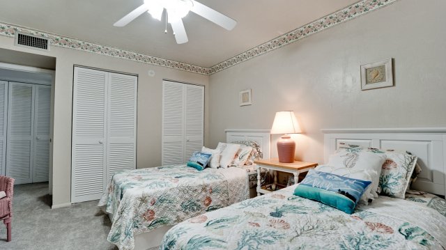 2 Condominium vacation rental located in Anna Maria Island 1