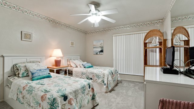 2 Condominium vacation rental located in Anna Maria Island 1