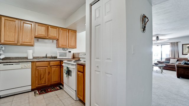 2 Condominium vacation rental located in Anna Maria Island 1