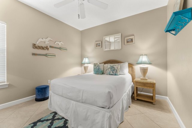 2 Condominium vacation rental located in Destin 1