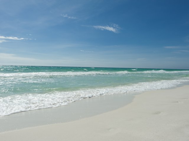 2 Condominium vacation rental located in Destin 1