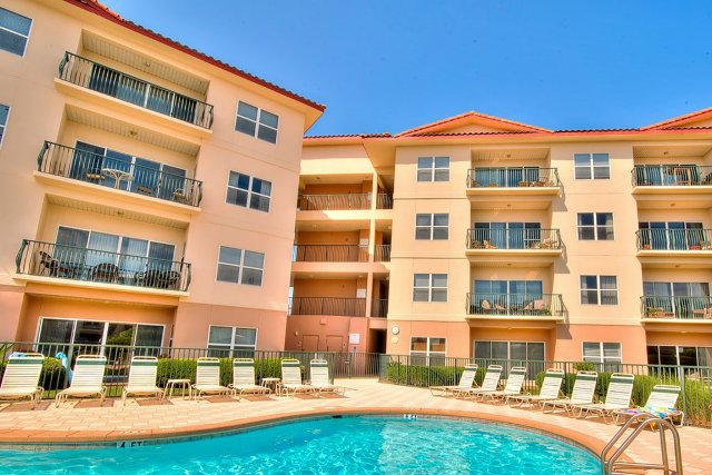 3 Condominium vacation rental located in Destin 1