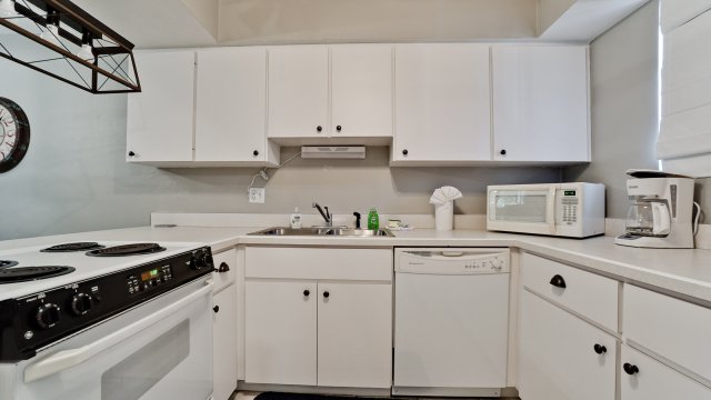 2 Condominium vacation rental located in Anna Maria Island 1