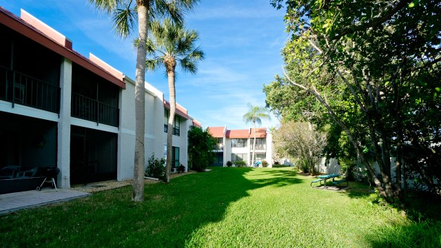 2 Condominium vacation rental located in Anna Maria Island 1