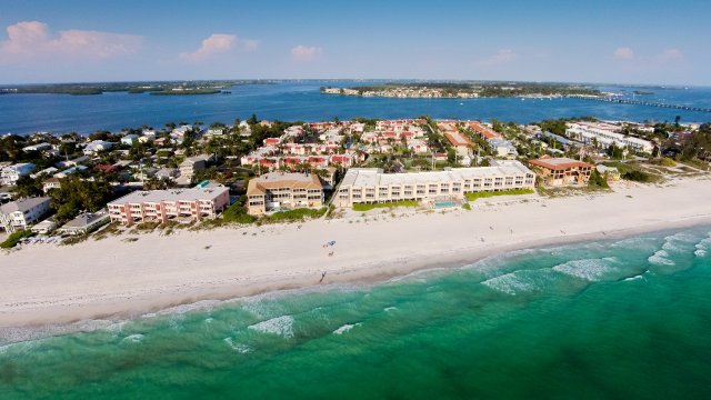 2 Condominium vacation rental located in Anna Maria Island 1