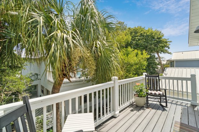 4 House vacation rental located in Destin 1