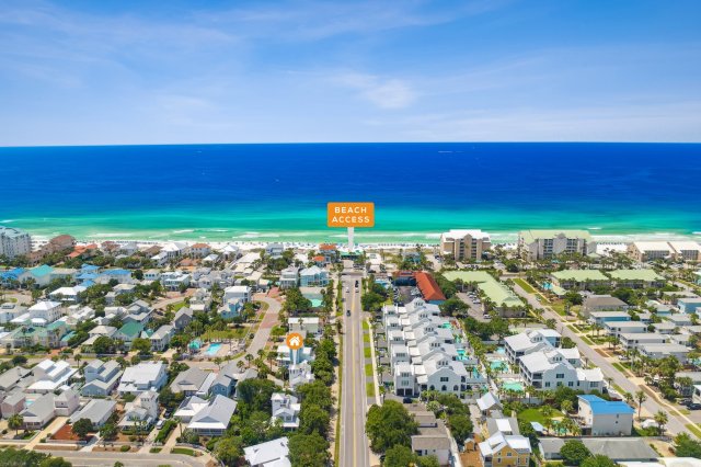 4 House vacation rental located in Destin 1