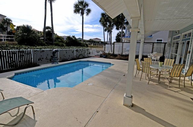 6 House vacation rental located in Destin 1