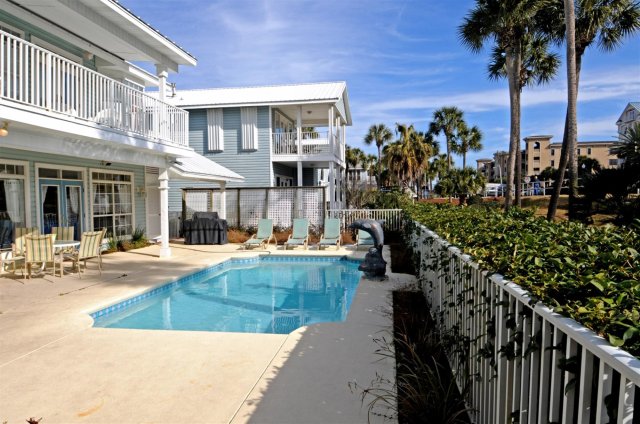 6 House vacation rental located in Destin 1