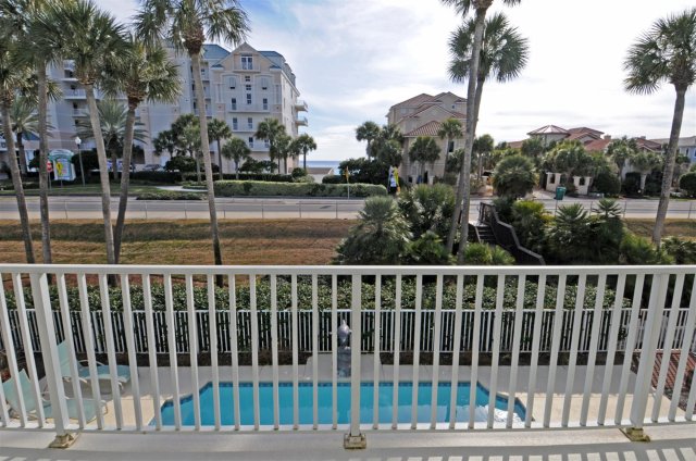 6 House vacation rental located in Destin 1