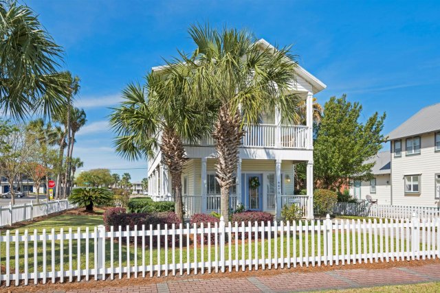 3 House vacation rental located in Destin 1