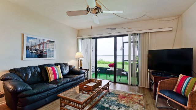 2 Condominium vacation rental located in Anna Maria Island 1