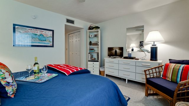 2 Condominium vacation rental located in Anna Maria Island 1