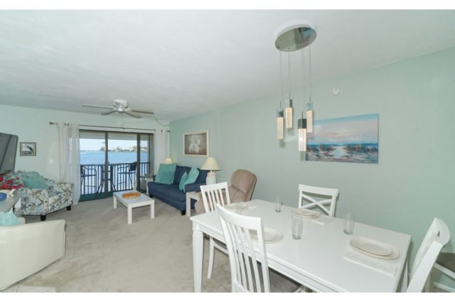 2 Condominium vacation rental located in Anna Maria Island 1