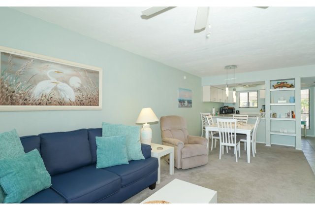 2 Condominium vacation rental located in Anna Maria Island 1