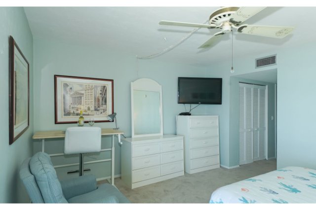 2 Condominium vacation rental located in Anna Maria Island 1