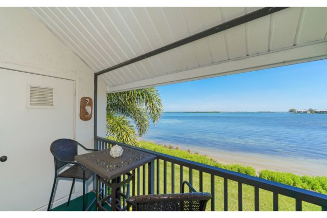 2 Condominium vacation rental located in Anna Maria Island 1