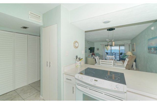 2 Condominium vacation rental located in Anna Maria Island 1