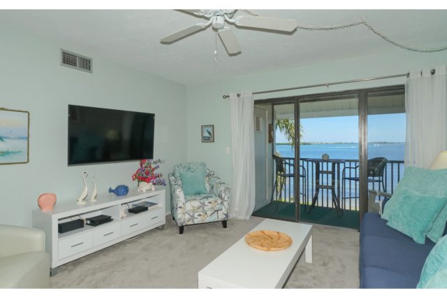 2 Condominium vacation rental located in Anna Maria Island 1