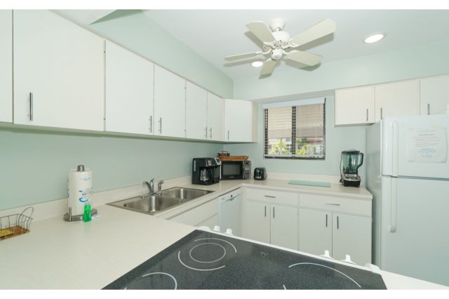 2 Condominium vacation rental located in Anna Maria Island 1