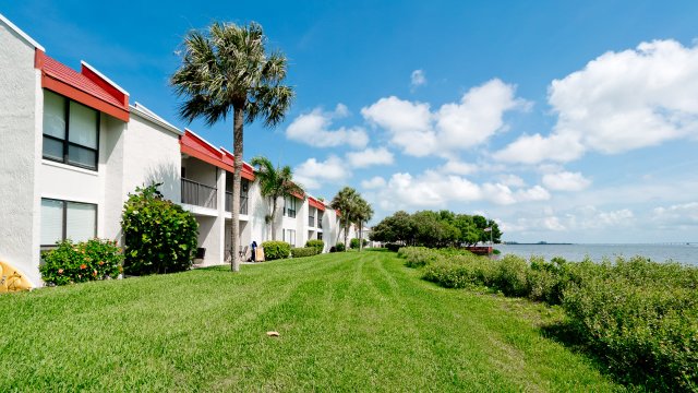 2 Condominium vacation rental located in Anna Maria Island 1