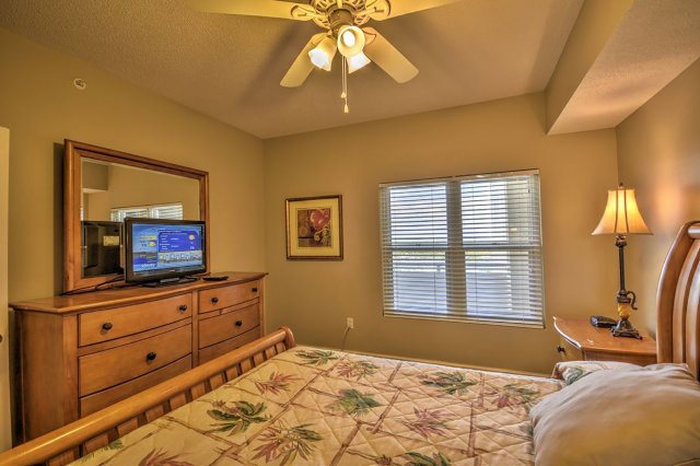 2 Condominium vacation rental located in Panama City Beach 1