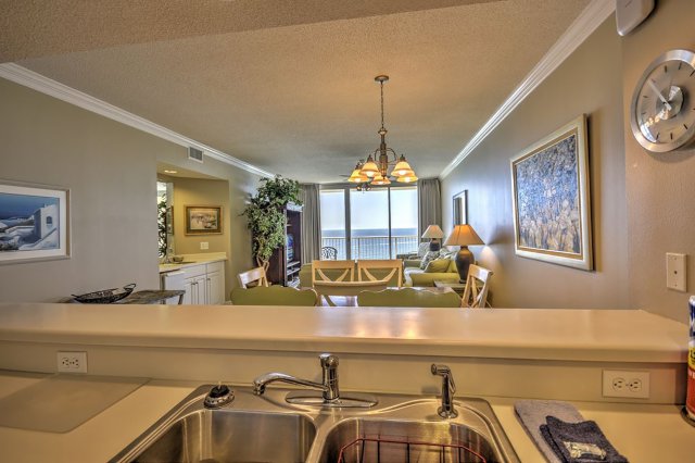 2 Condominium vacation rental located in Panama City Beach 1