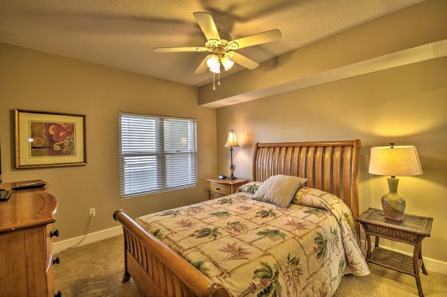 2 Condominium vacation rental located in Panama City Beach 1